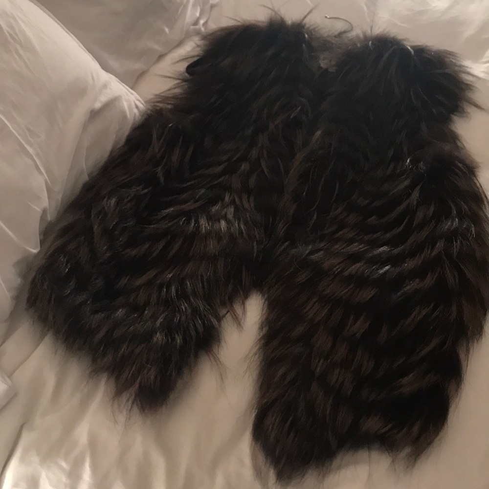 SOLD!! Haute Hippie Fox Fur Vest - Picture 7 of 8
